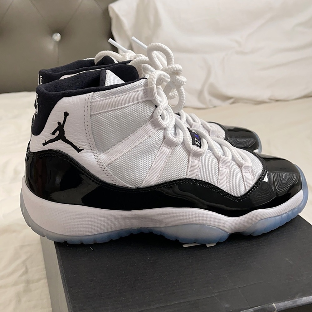 Air Jordan 11 Retro Concord